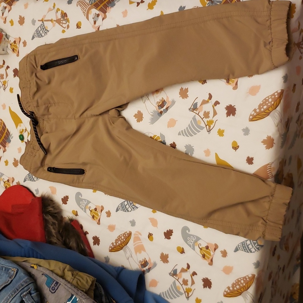 Windbreaker pants size 3t
